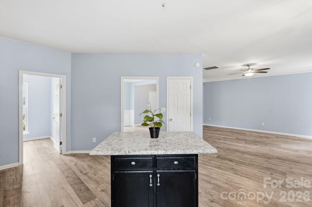 9021 Cedar Run Way, Charlotte, NC 28273