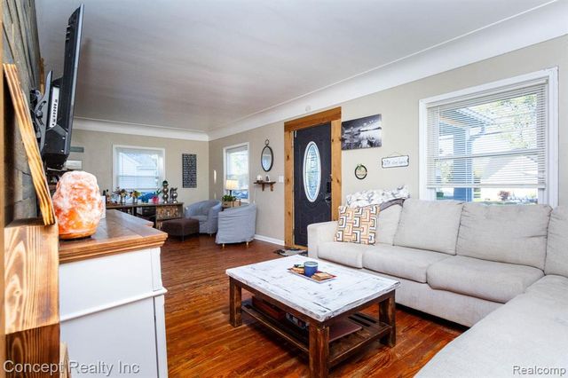 26721 W Huron River Drive, Flat Rock, MI 48134