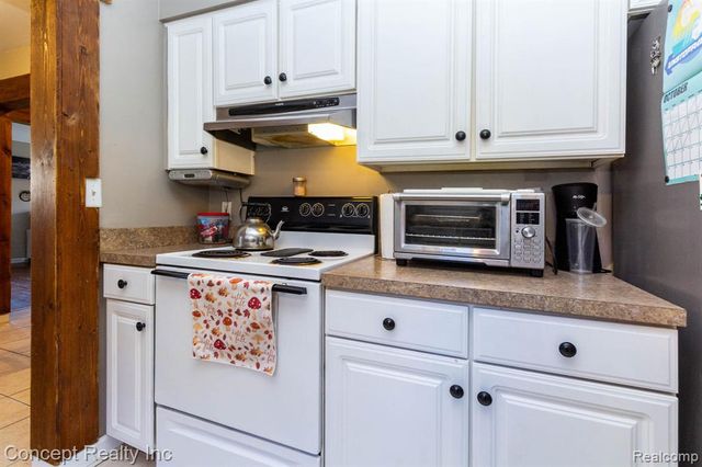 26721 W Huron River Drive, Flat Rock, MI 48134