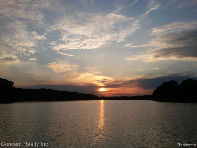 26721 W Huron River Drive, Flat Rock, MI 48134