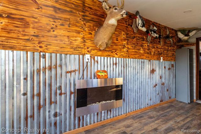 26721 W Huron River Drive, Flat Rock, MI 48134