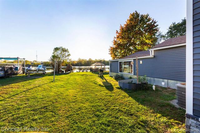 26721 W Huron River Drive, Flat Rock, MI 48134