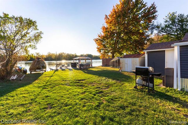 26721 W Huron River Drive, Flat Rock, MI 48134