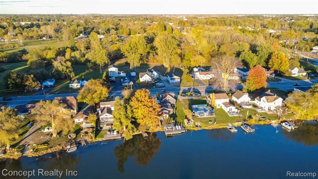 26721 W Huron River Drive, Flat Rock, MI 48134