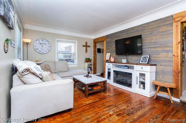 26721 W Huron River Drive, Flat Rock, MI 48134