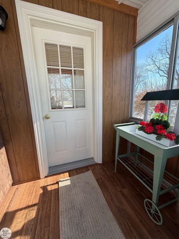 138 S 3rd Street, Marine City, MI 48039