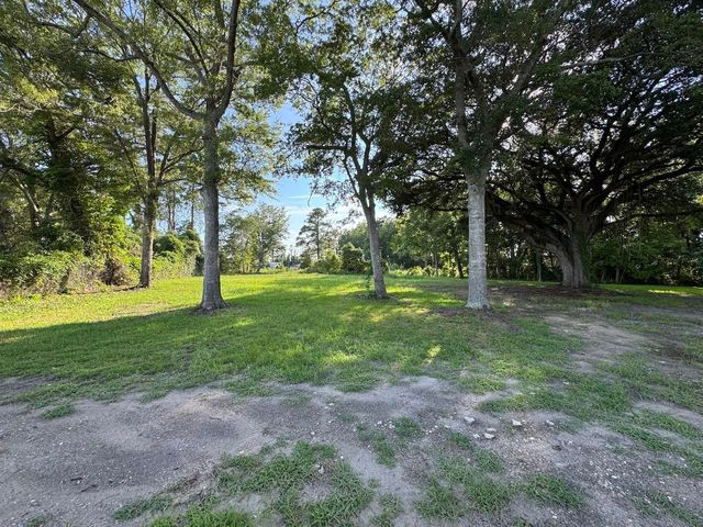 1327 Half Moon Ct., North Myrtle Beach, SC 29582