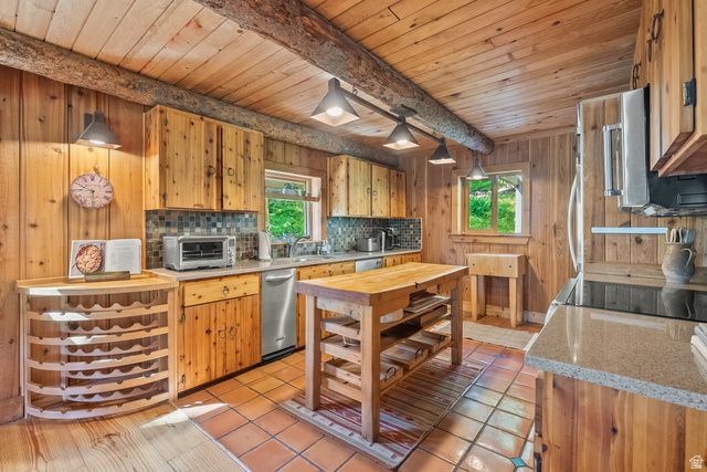 9025 N TIMPHAVEN RD, Sundance, UT 84604