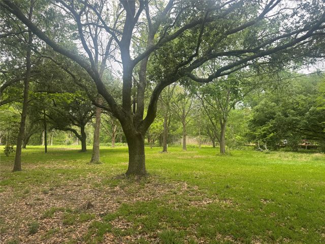 4755 Crosby Cedar Bayou Road, Baytown, TX 77521