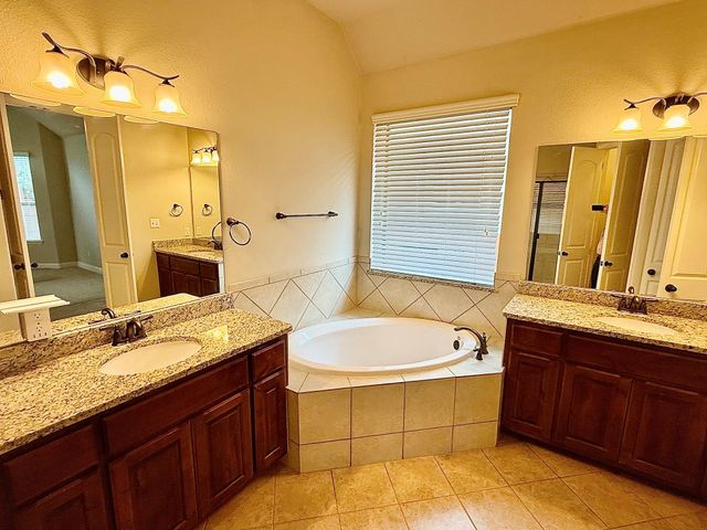 5512 Lipan Apache BND, Austin, TX 78738