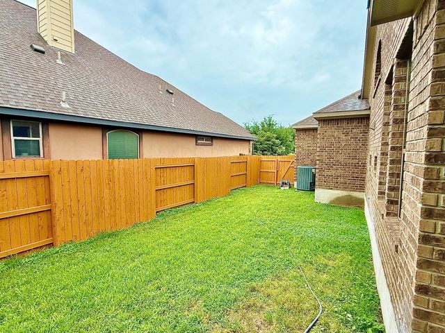 5512 Lipan Apache BND, Austin, TX 78738