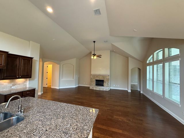 5512 Lipan Apache BND, Austin, TX 78738