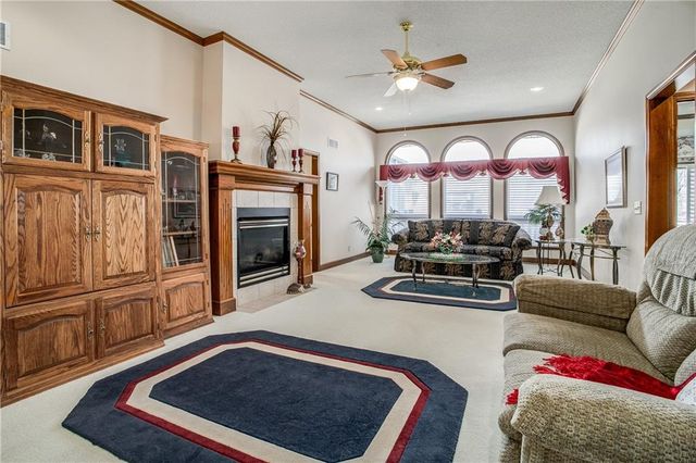 22504 E 33rd Street Court S, Blue Springs, MO 64015