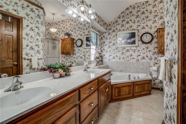 22504 E 33rd Street Court S, Blue Springs, MO 64015