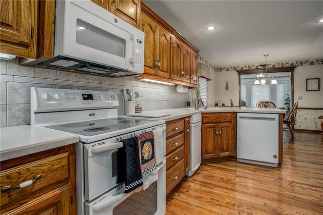 22504 E 33rd Street Court S, Blue Springs, MO 64015