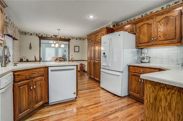 22504 E 33rd Street Court S, Blue Springs, MO 64015