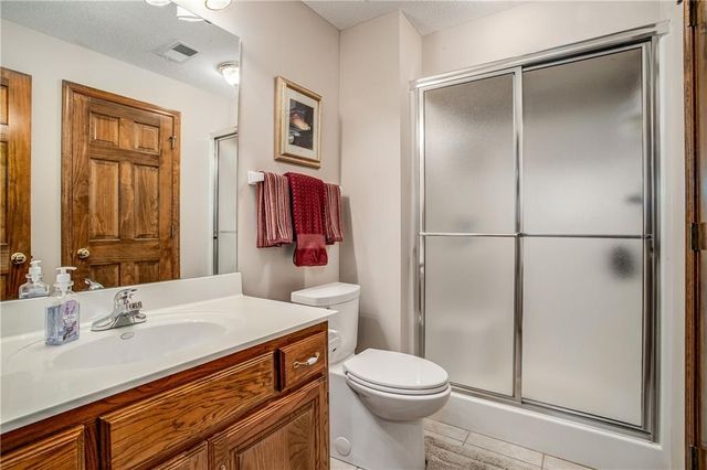 22504 E 33rd Street Court S, Blue Springs, MO 64015