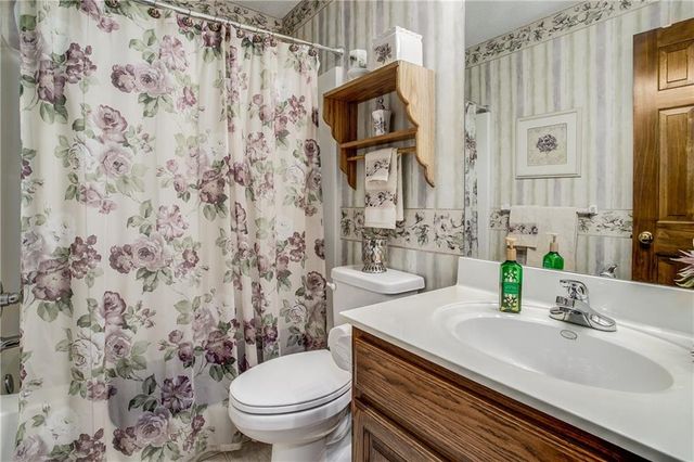 22504 E 33rd Street Court S, Blue Springs, MO 64015