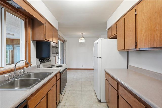 136 Cherry Lane, Burlington, VT 05401