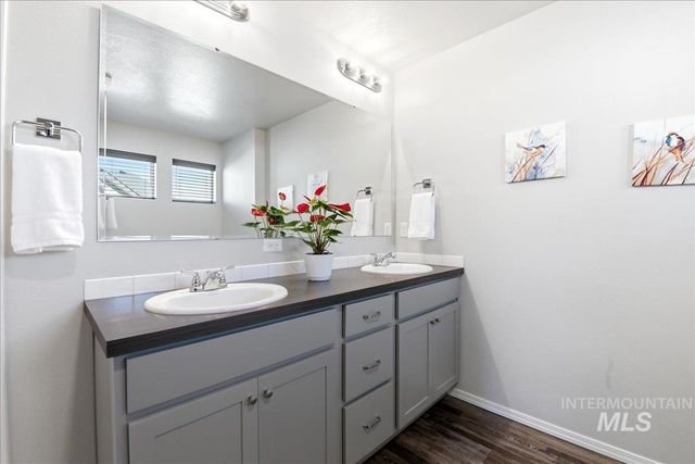 5111 Lansdale St, Caldwell, ID 83605