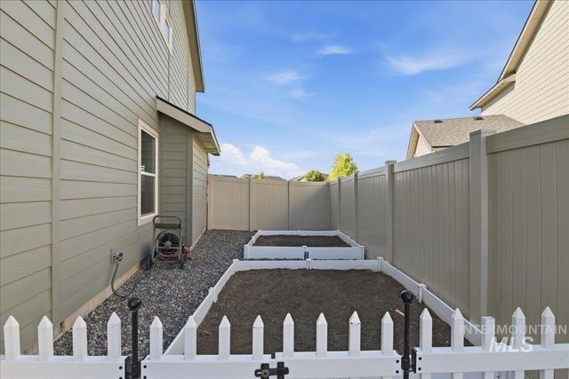 5111 Lansdale St, Caldwell, ID 83605
