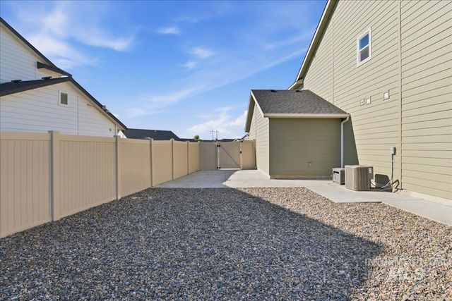 5111 Lansdale St, Caldwell, ID 83605