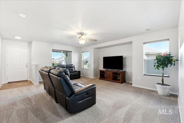 5111 Lansdale St, Caldwell, ID 83605