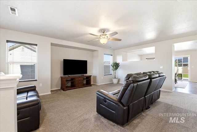 5111 Lansdale St, Caldwell, ID 83605