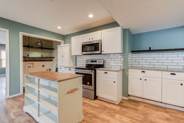 1003 8th Street, Shallowater, TX 79363