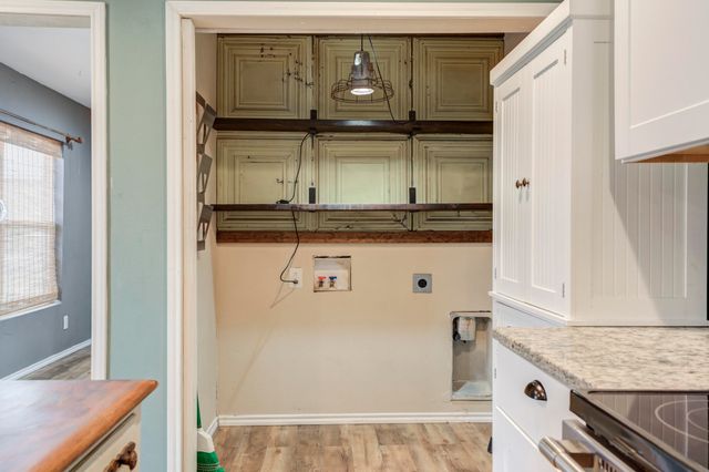 1003 8th Street, Shallowater, TX 79363