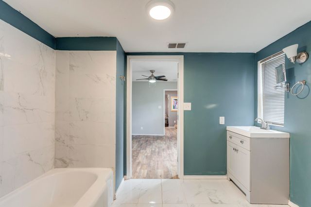 1003 8th Street, Shallowater, TX 79363