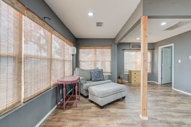 1003 8th Street, Shallowater, TX 79363