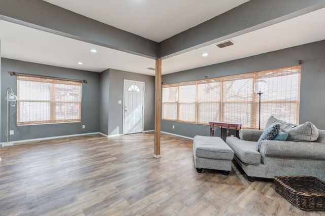 1003 8th Street, Shallowater, TX 79363