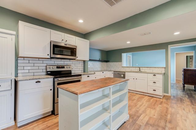 1003 8th Street, Shallowater, TX 79363