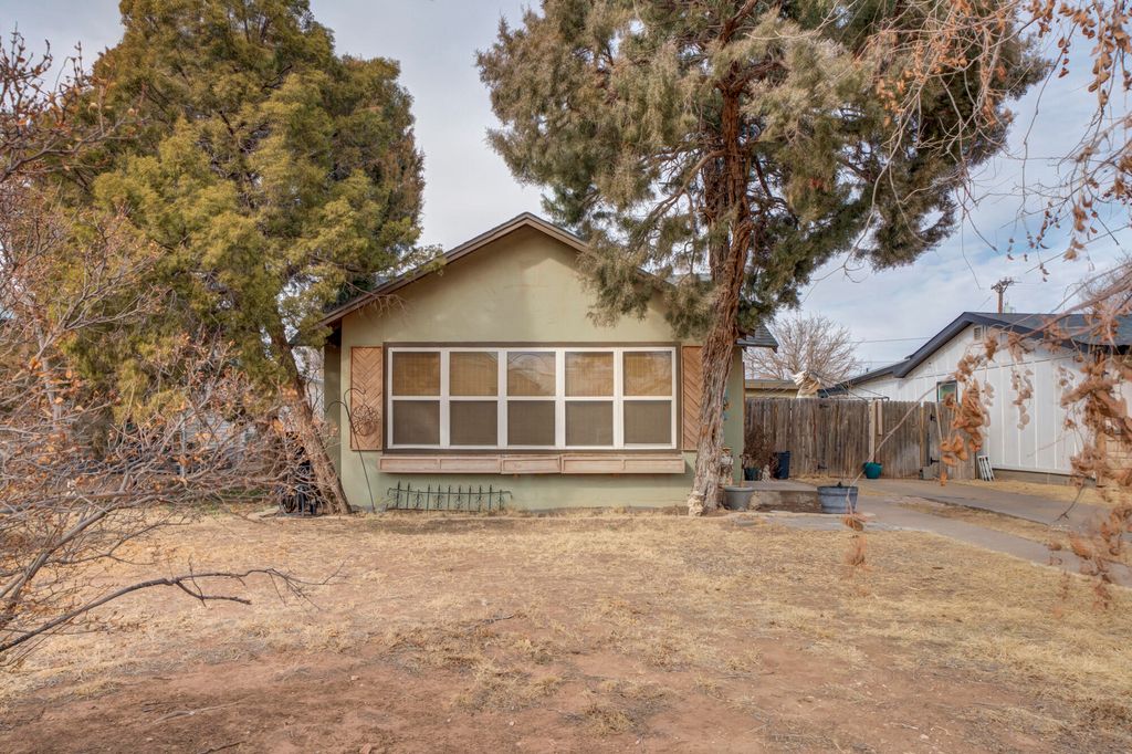 1003 8th Street, Shallowater, TX 79363