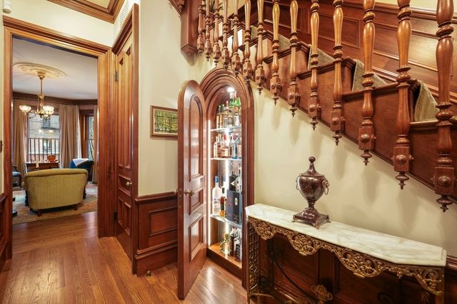 381 Beacon Street, Boston, MA 02116