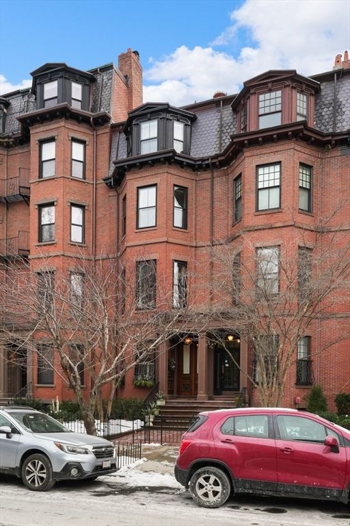 381 Beacon Street, Boston, MA 02116