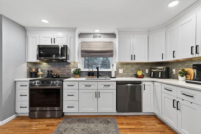 42 Marianna Rd, Salem, NH 03079