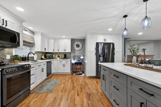 42 Marianna Rd, Salem, NH 03079