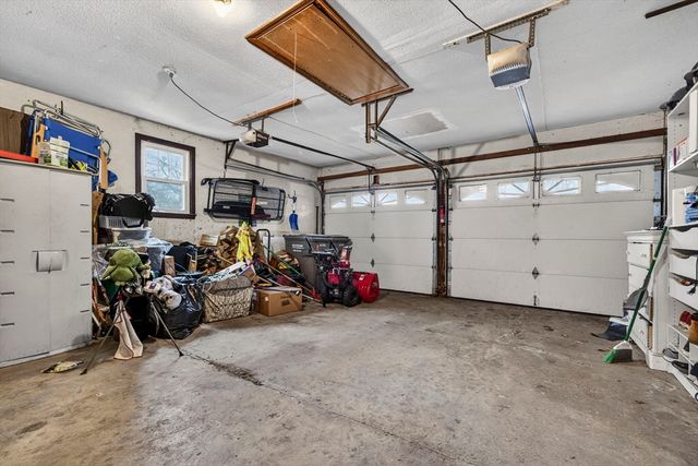 42 Marianna Rd, Salem, NH 03079