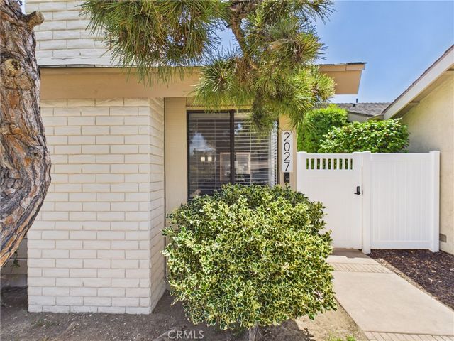 2027 E Fruit, Santa Ana, CA 92701