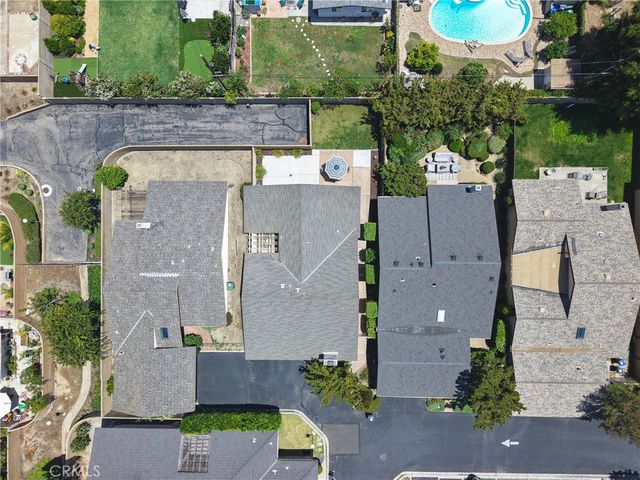 2027 E Fruit, Santa Ana, CA 92701