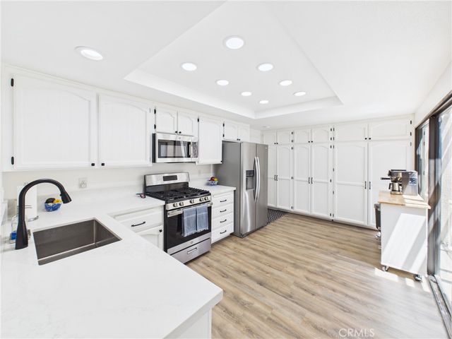 2027 E Fruit, Santa Ana, CA 92701
