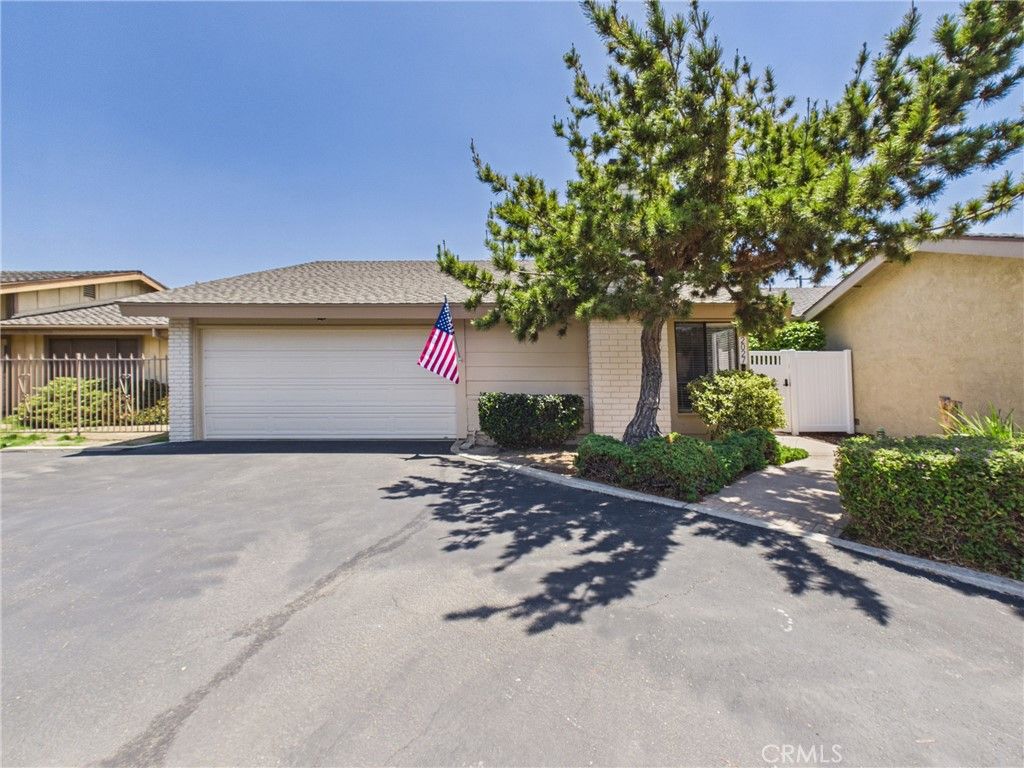 2027 E Fruit, Santa Ana, CA 92701
