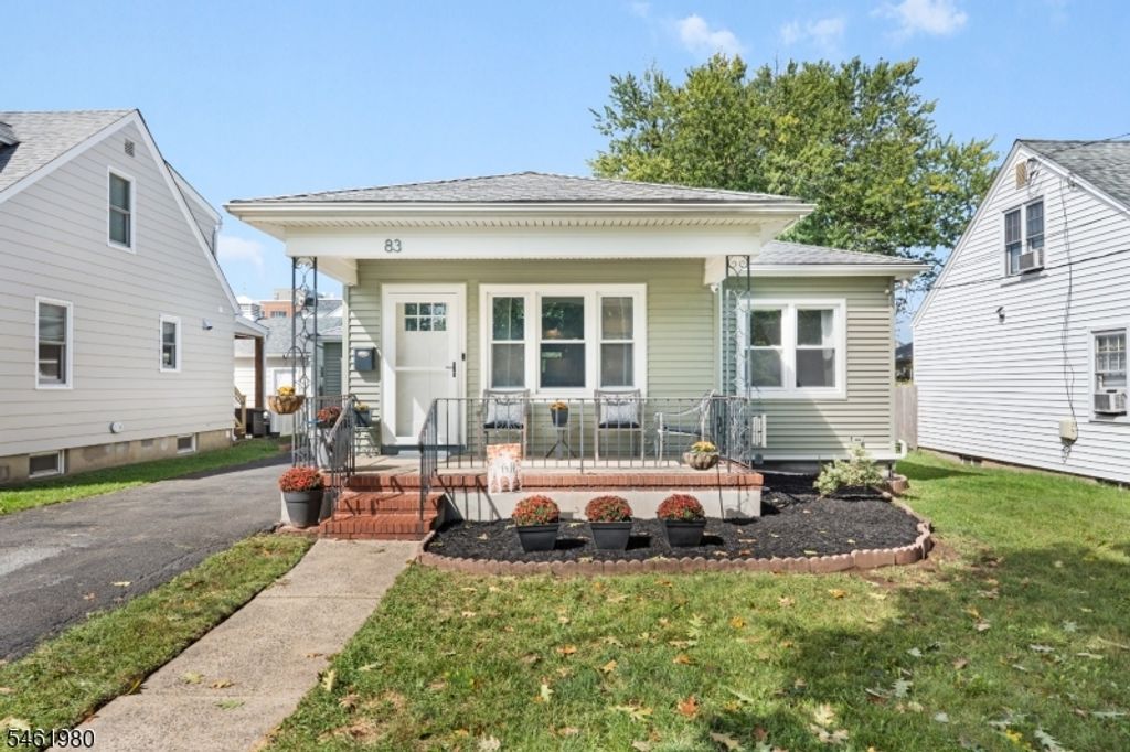 83 Eastern States Pkwy, Somerville Boro, NJ 08876 — exterior