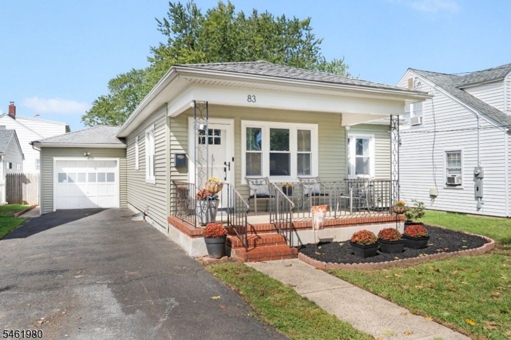 83 Eastern States Pkwy, Somerville Boro, NJ 08876 — photo 2