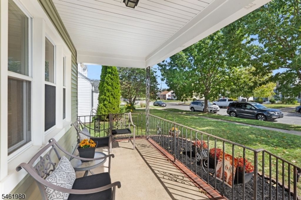 83 Eastern States Pkwy, Somerville Boro, NJ 08876 — photo 3