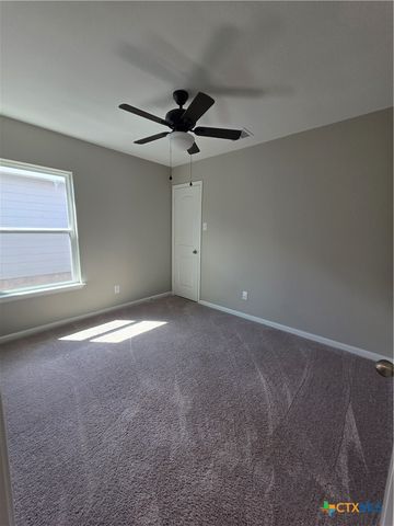 585 Aplite Pass, Maxwell, TX 78656