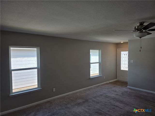 585 Aplite Pass, Maxwell, TX 78656