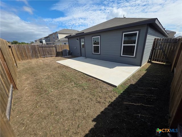 585 Aplite Pass, Maxwell, TX 78656